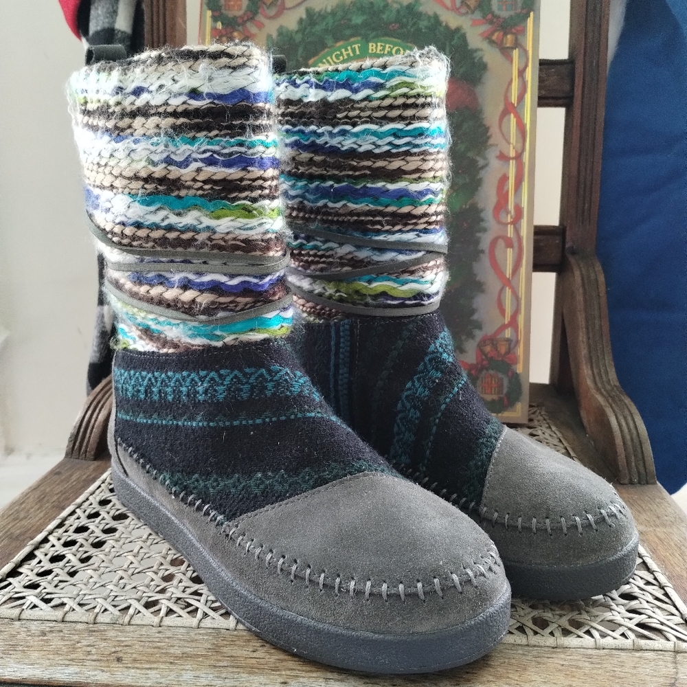 TOMS yarn knit boots